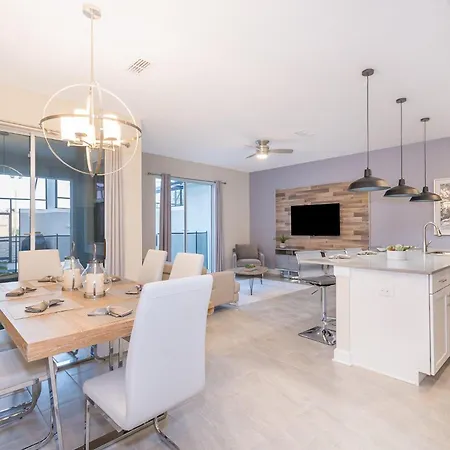 4993Fp Townhouse 4 Bedrooms & 3 Bathrooms + Pool